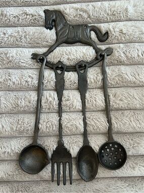 Cast Iron Horse Kitchen Utensil Set - 4 Piece Wall Hook
